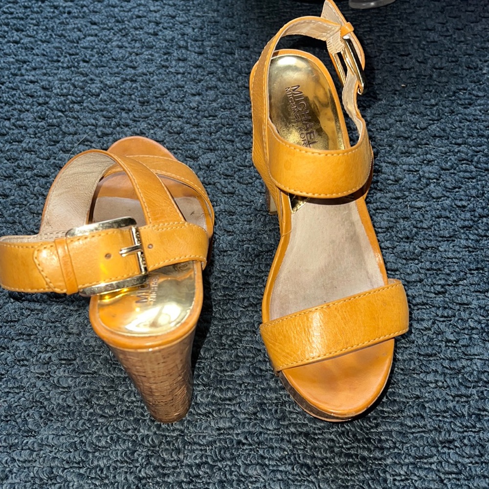 Michael Kors Yellow mustard color Leather Strap Cork Platform Heel Sandals 6.5 - Picture 2 of 6